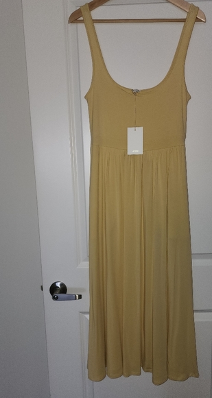 Wilfred - Market Dress - Picture 4 of 6